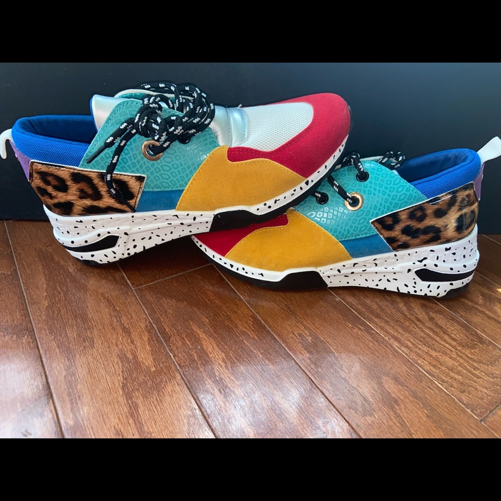 Sneakers